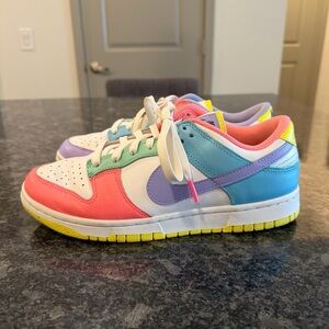 Nike Dunk Low SE Easter Candy Sneaker Size Women’s 9